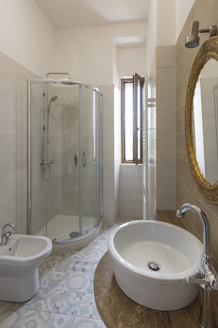 6-Bagno-2-Villa-Alemi